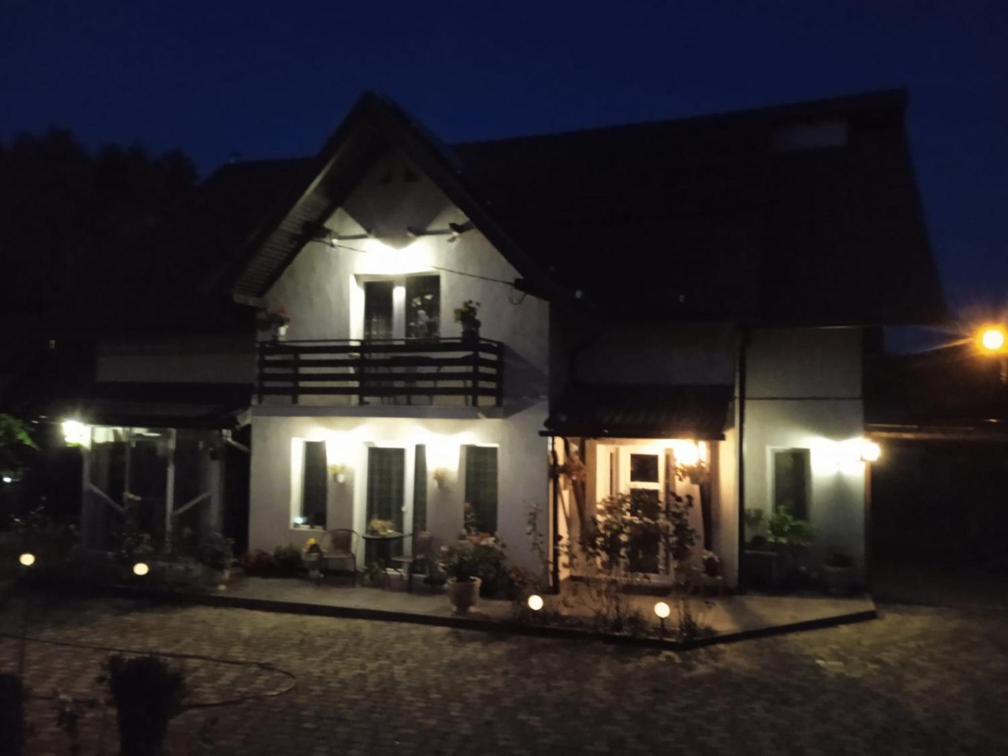 Edelweiss Ilinca Lägenhet Zărneşti Exteriör bild